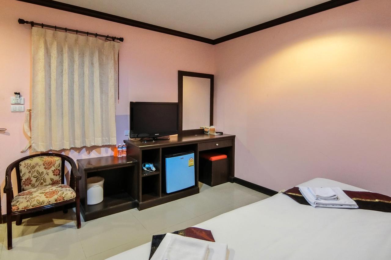 Hollywood Inn Love Patong Экстерьер фото