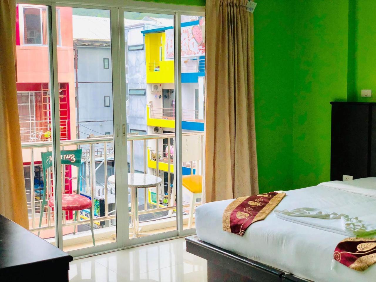 Hollywood Inn Love Patong Экстерьер фото