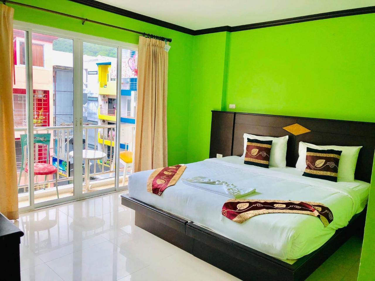Hollywood Inn Love Patong Экстерьер фото