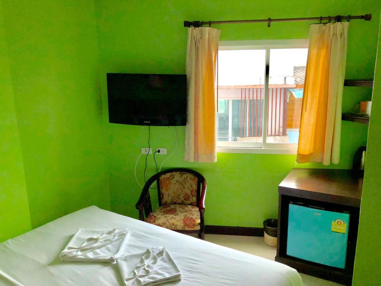 Hollywood Inn Love Patong Экстерьер фото