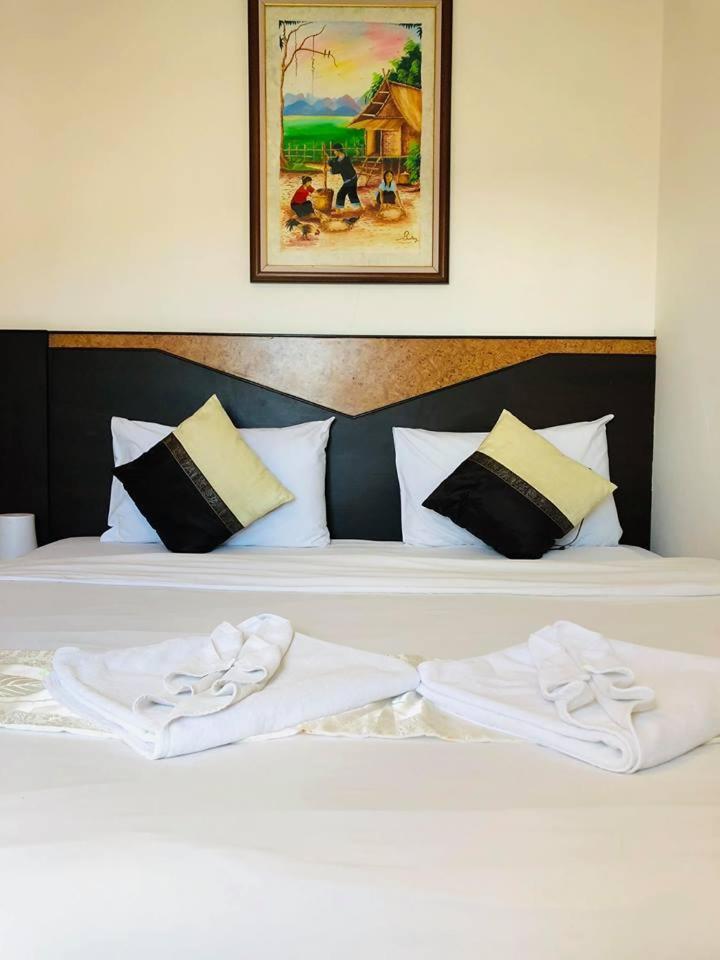 Hollywood Inn Love Patong Экстерьер фото