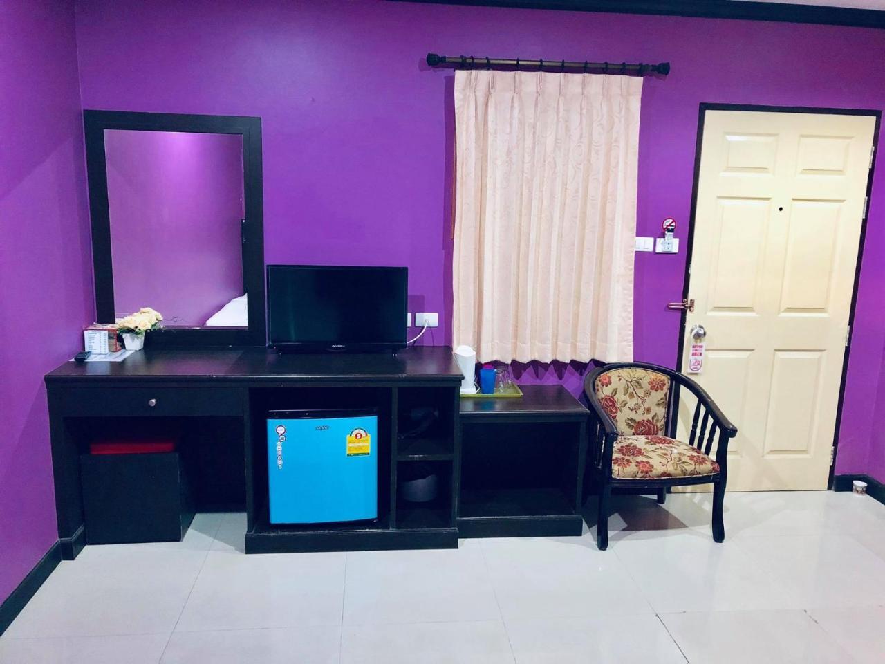 Hollywood Inn Love Patong Экстерьер фото