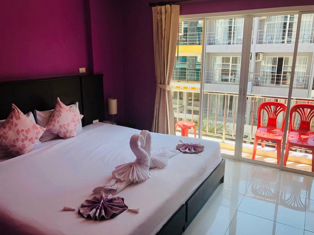 Hollywood Inn Love Patong Экстерьер фото